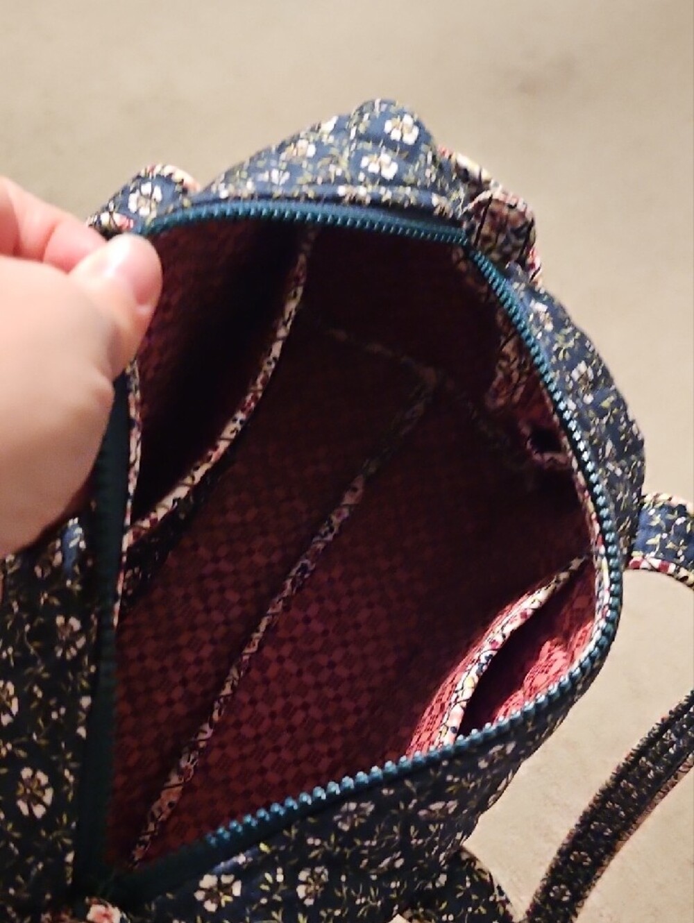 Vera Bradley 100 Bag - Picture 7 of 7